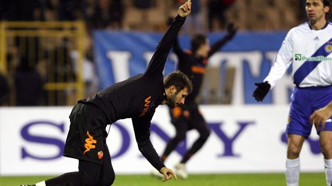 Vučinić fires Roma through