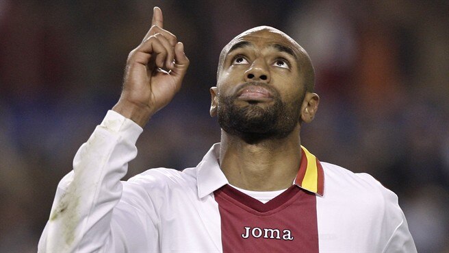 Sevilla topple Arsenal to advance