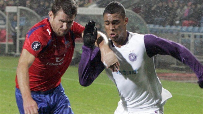 Helsingborg go through with goal rush