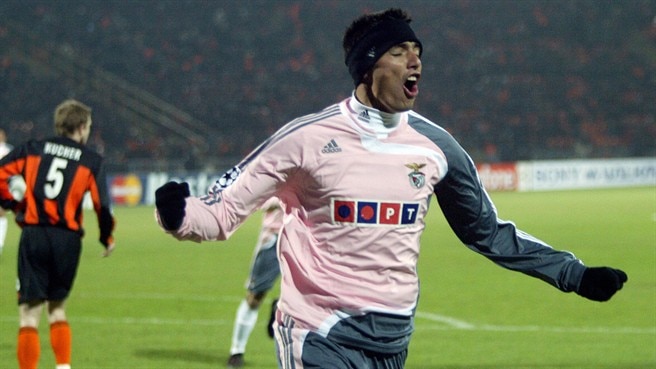 Benfica bonus sends Shakhtar out