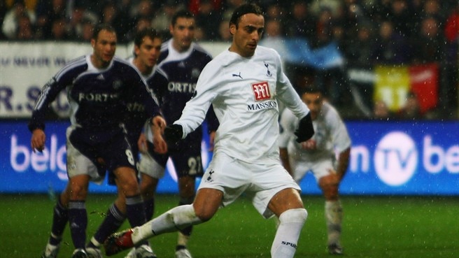 Cool Berbatov aids Tottenham progress