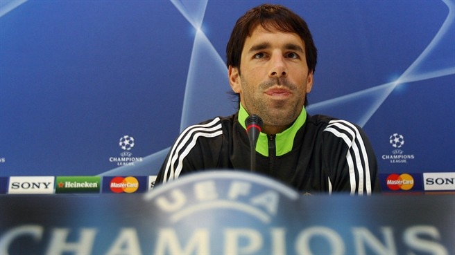 Van Nistelrooy expects epic in Madrid