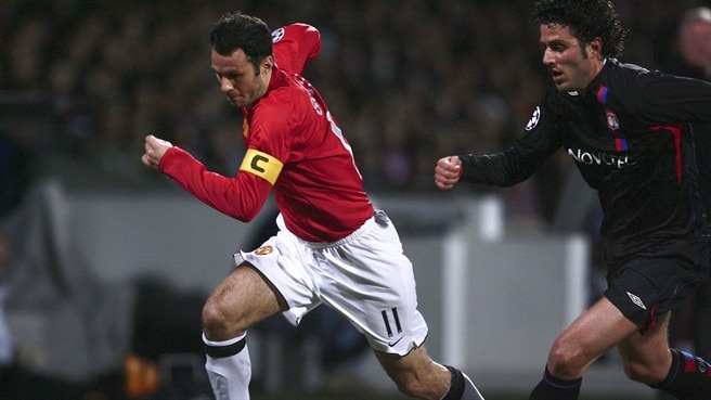 Giggs signs up for 100 club in Lyon