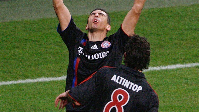 Bayern hit five to progress in style