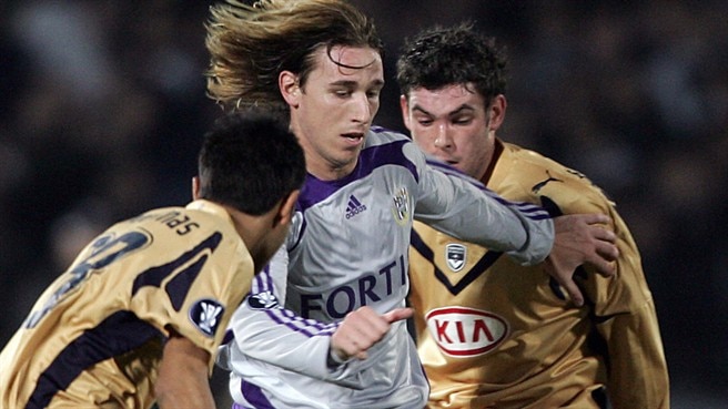 Bordeaux see red as Anderlecht progress