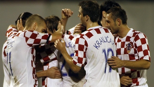 Eduardo keeps Croatia on course