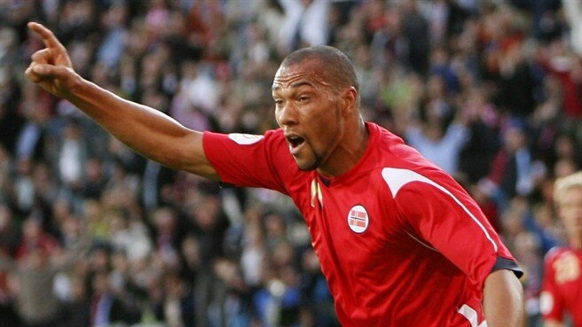 Carew suffers injury blow