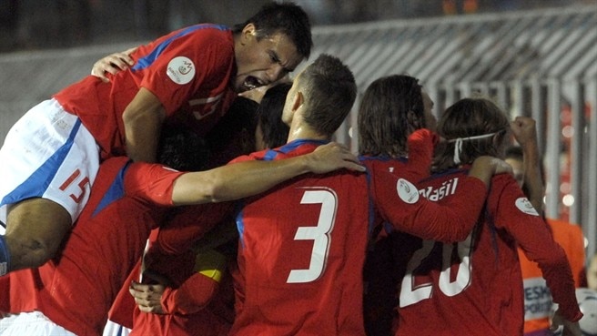Czechs close in on finals place