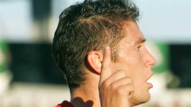 Hungary keep hopes alive