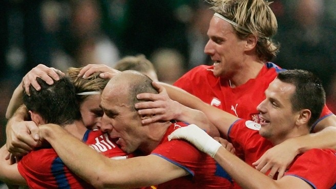 Czechs upset Germany to reach finals