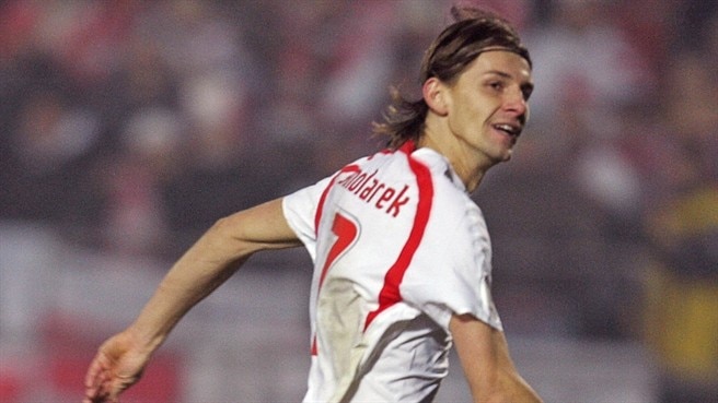 Smolarek sends Poland to first EURO