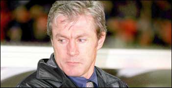 http://www.uefa.com/MultimediaFiles/Photo/competitions/UEFACup/9926_351X180.jpg